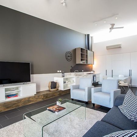 Magnificent Apartment + Free Car Park Near Cbd 애들레이드 외부 사진