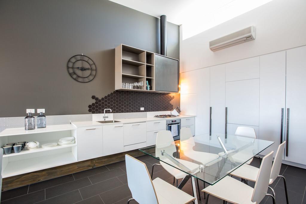 Magnificent Apartment + Free Car Park Near Cbd 애들레이드 외부 사진